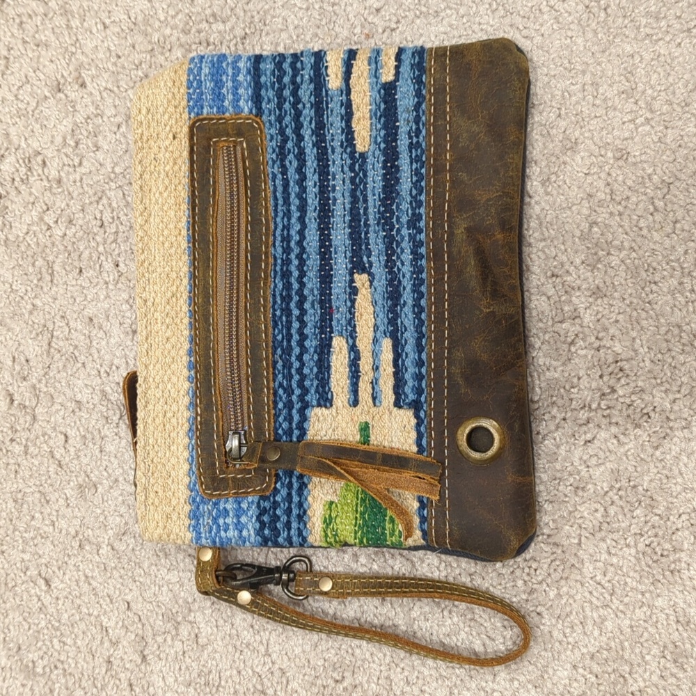Myra Bag Clutch